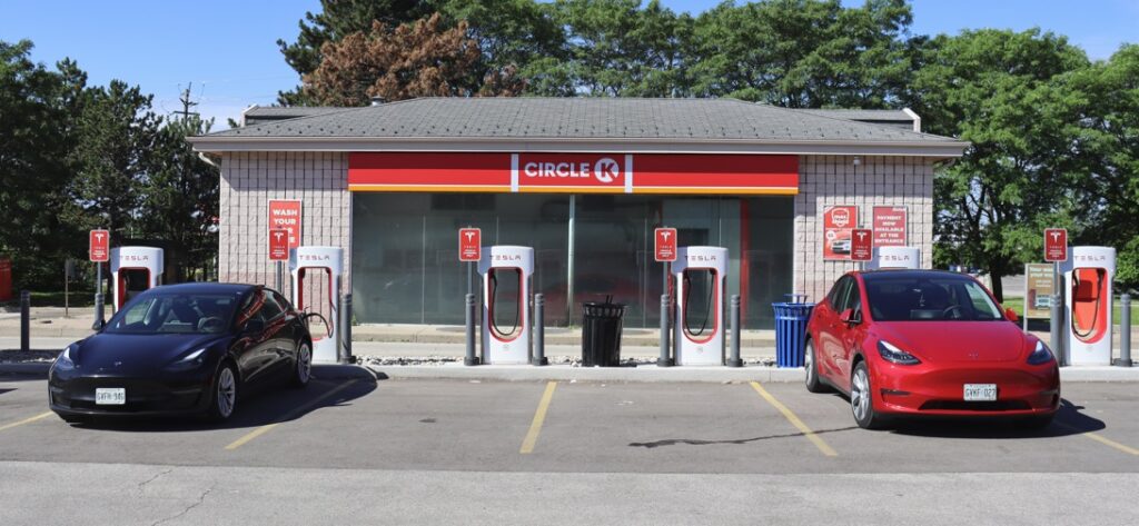 Tesla Supercharger station in Oakville, 345 Speers Rd